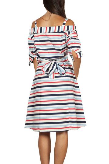 Migle + me έξωμο φόρεμα ριγέ με τρουακάρ μανίκια