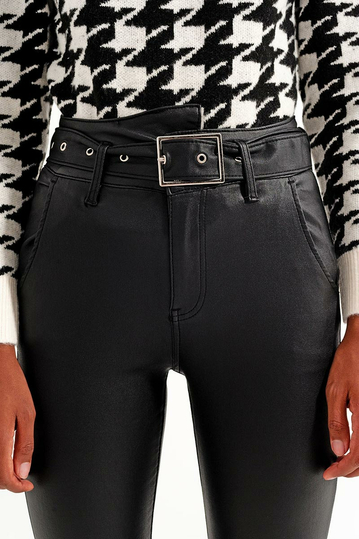 Q2 faux leather παντελόνι μαύρο με ζώνη