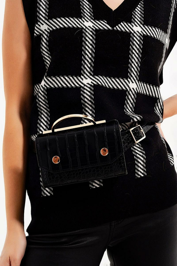 Q2 Leather-look waist bag black