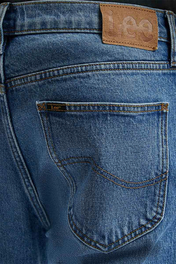 Lee West Relaxed Straight Jeans - Into The Blue Worn