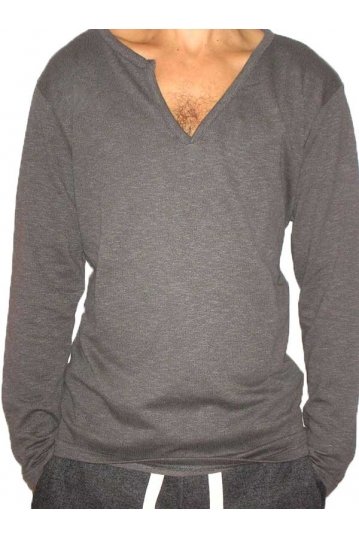 TAG men's long sleeve top with V-neck