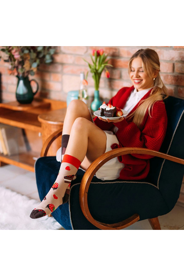 Dedoles Socks Regular Chocolate-Strawberry Cake