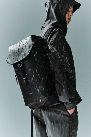 Gaston Luga Lightweight DuoSeal Flap Backpack 14" Black