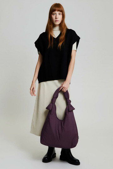 Lefrik Biwa Shoulder Bag Plum