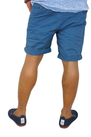Ανδρική chino βερμούδα σε μπλε ρουά
