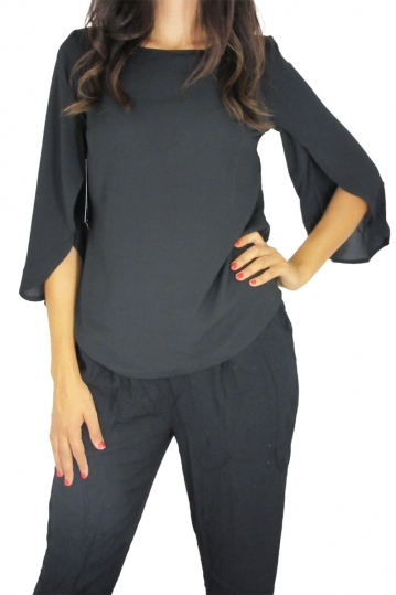 Women's batwing sleeved top in black