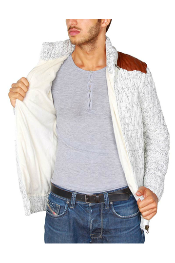 Ανδρική πλεκτή ζακέτα με γούνα σε λευκό μελανζέ