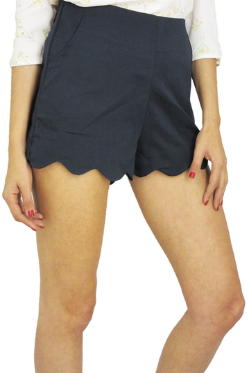 Migle + me ψηλόμεσο σορτσάκι navy με τσέπες