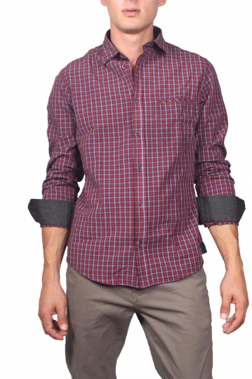 Men's slim fit check shirt in red