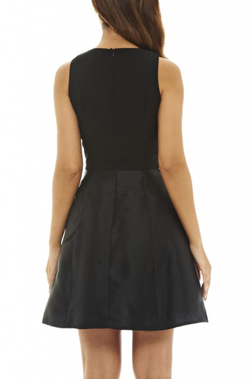 Skater μίνι φόρεμα μαύρο με δαντέλα