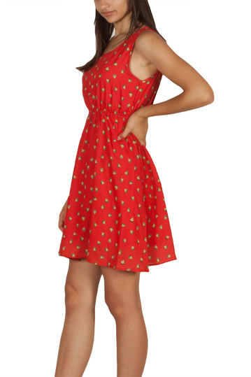 Migle + me αμάνικο φόρεμα κόκκινο με cut-out λεπτομέρεια